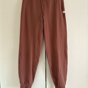 Vuori Daily Jogger Pants, Size Small, Dusty Pink VW418